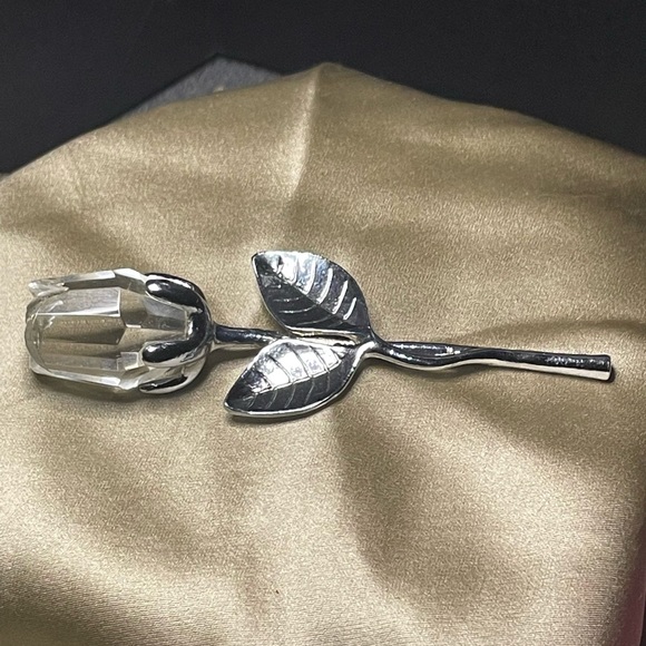 Other - Vintage 3-1/2” tall crystal and silver rose